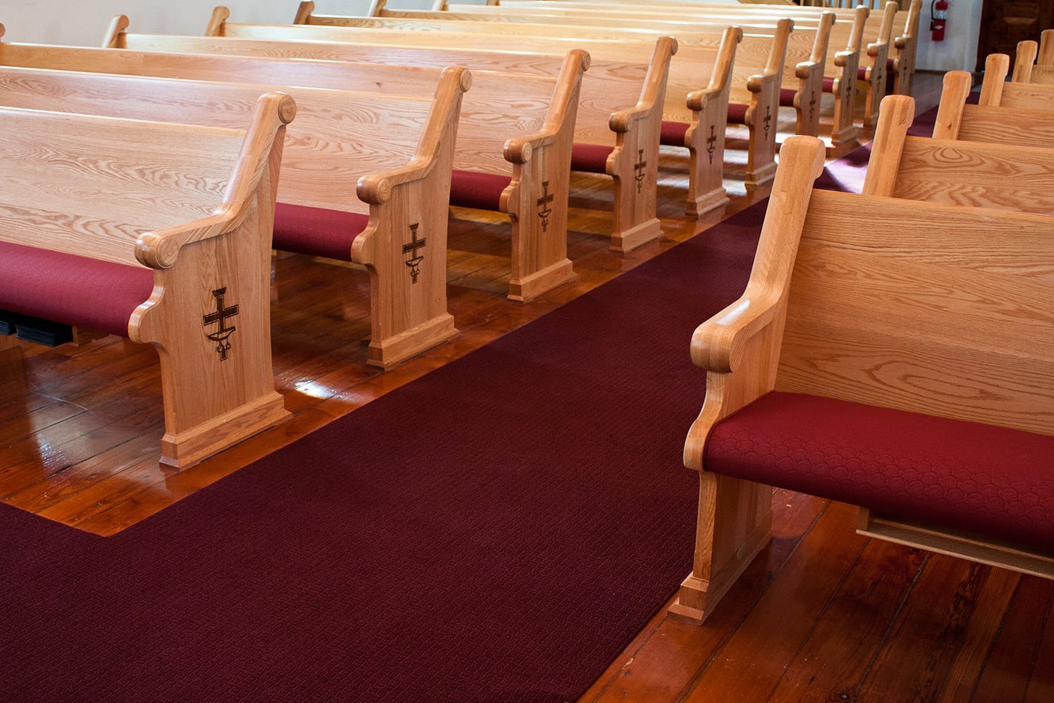 straight pew benches